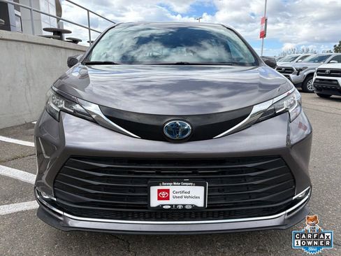 Used 2023 Toyota Sienna XLE AWD/4WD image 12