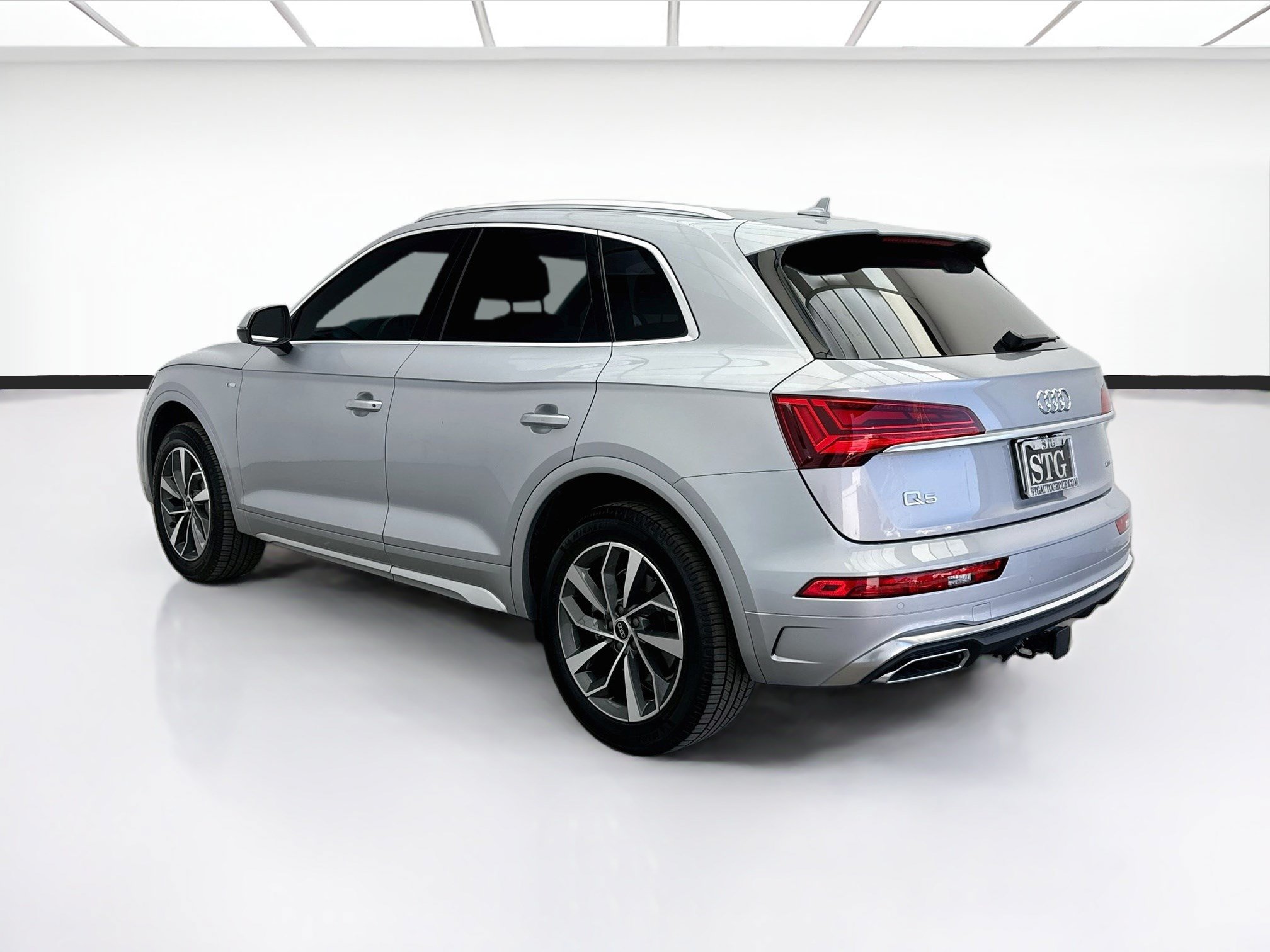 Used 2022 Audi Q5 2.0T Premium Plus w/ Premium Plus Package AWD/4WD image 6