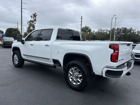 Used 2024 Chevrolet Silverado 3500 High Country w/ High Country Premium Package image 4