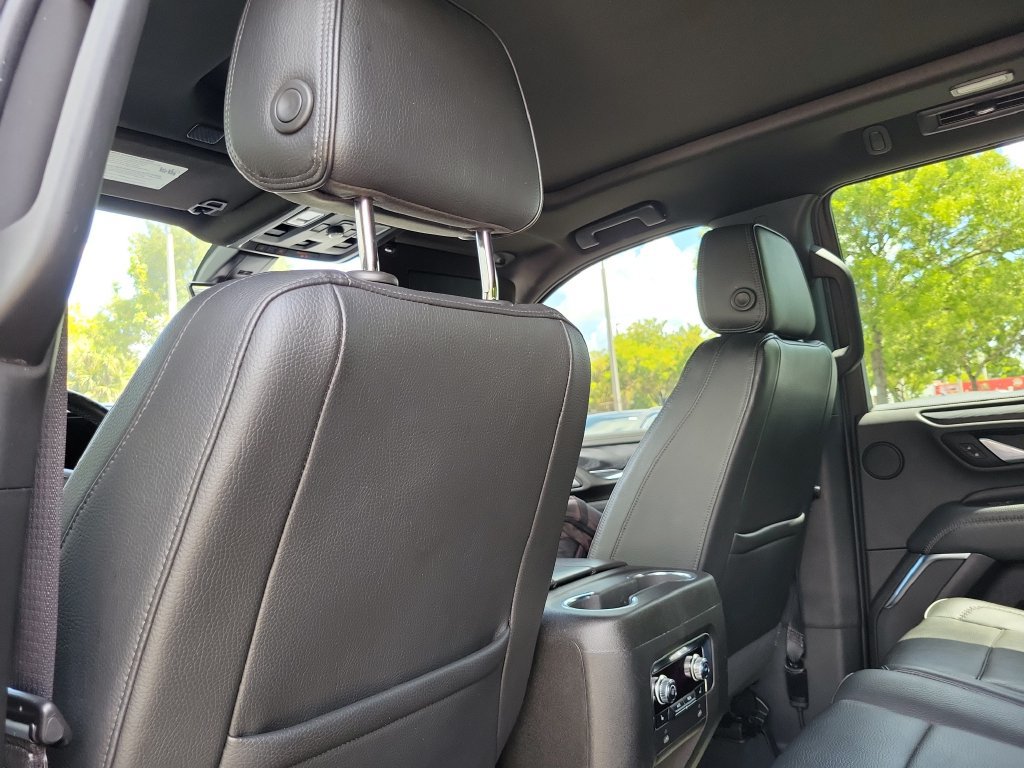 Used 2022 GMC Yukon Denali w/ Denali Premium Package AWD/4WD image 16