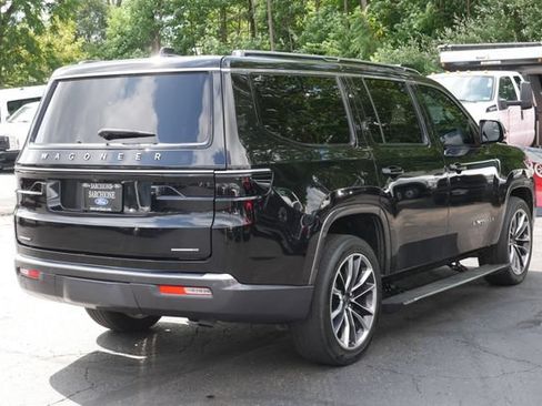 Used 2022 Jeep Wagoneer Series III w/ Premium Group I AWD/4WD image 14