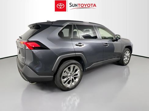 Used 2020 Toyota RAV4 Limited w/ Limited Grade Weather Package FWD image 4