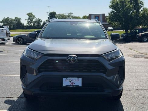 Used 2021 Toyota RAV4 LE FWD image 10