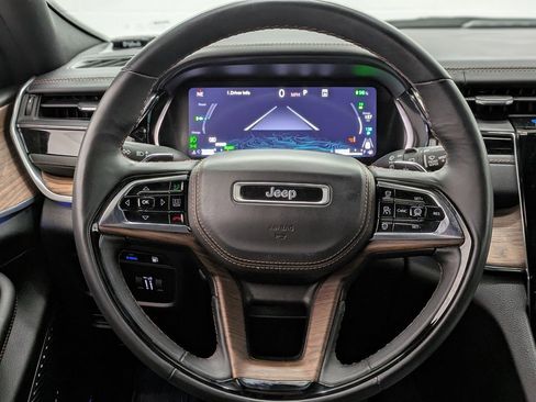 Used 2023 Jeep Grand Cherokee Summit w/ Luxury Tech Group V AWD/4WD image 31