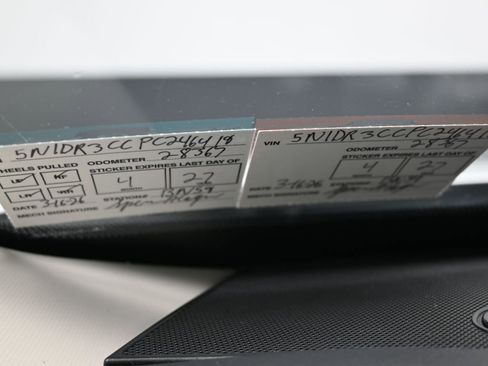 Used 2023 Nissan Pathfinder SL w/ Black Appearance Package image 10