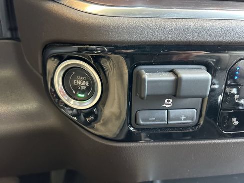 Used 2022 GMC Sierra 1500 SLT AWD/4WD image 19