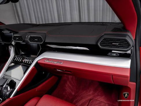 Used 2024 Lamborghini Urus S AWD/4WD image 45