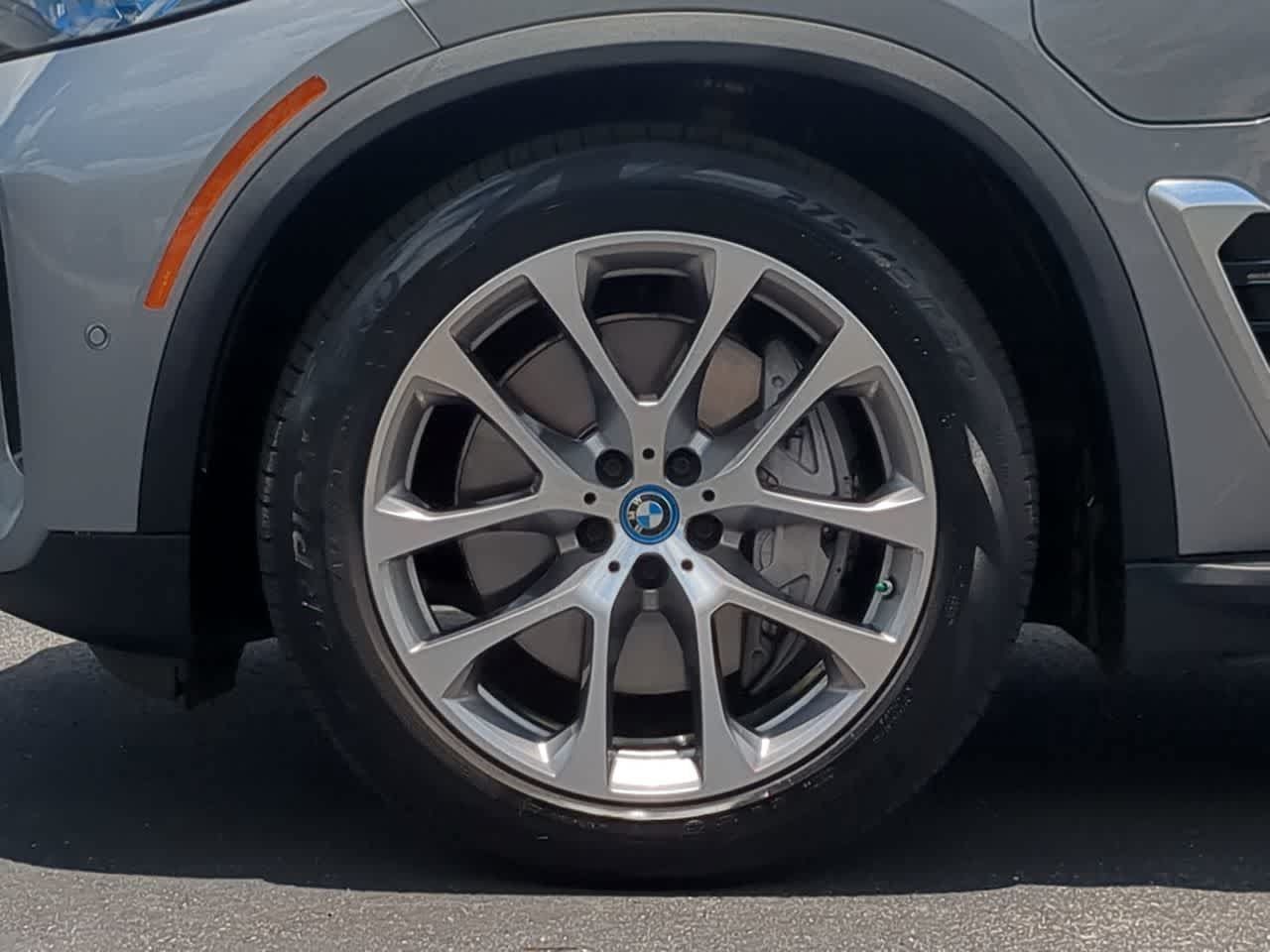 Used 2024 BMW X5 xDrive50e AWD/4WD image 13