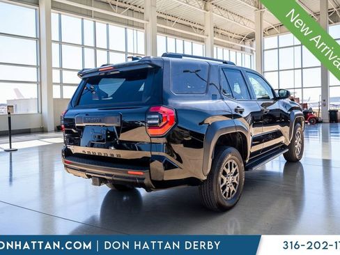 Used 2025 Toyota 4Runner SR5 image 30