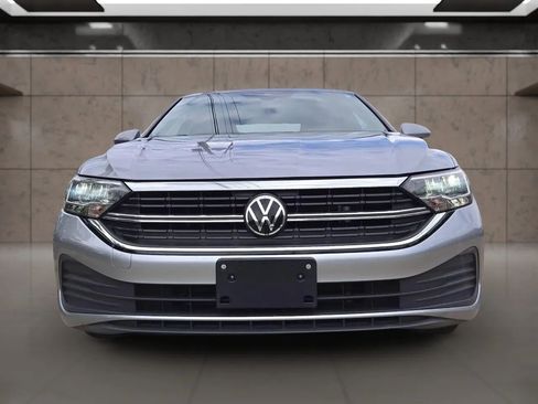 Used 2023 Volkswagen Jetta SE FWD image 8