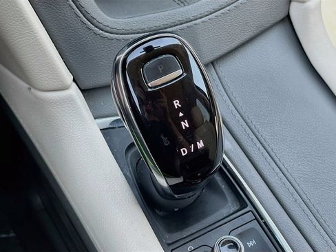 Used 2023 Cadillac XT6 Premium Luxury AWD/4WD image 17