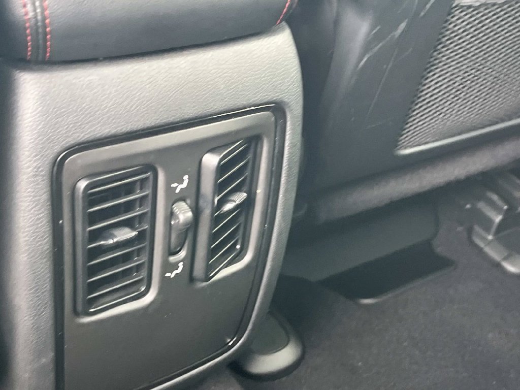 Used 2025 Dodge Durango GT AWD/4WD image 23