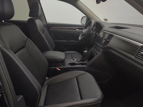 Used 2021 Volkswagen Atlas SE w/ Towing Package FWD image 21