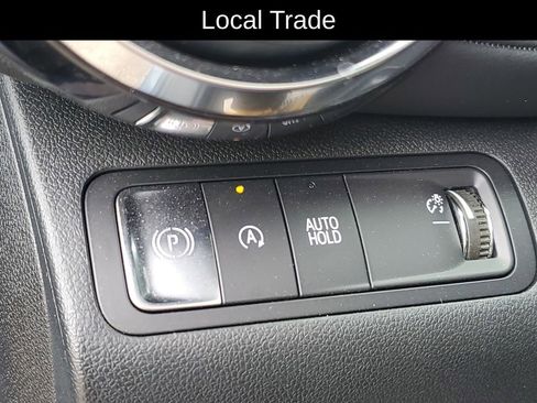 Used 2025 Chevrolet Equinox LT w/ Convenience Package II image 9