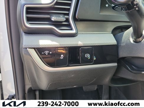 Certified 2024 Kia Sportage LX FWD image 22