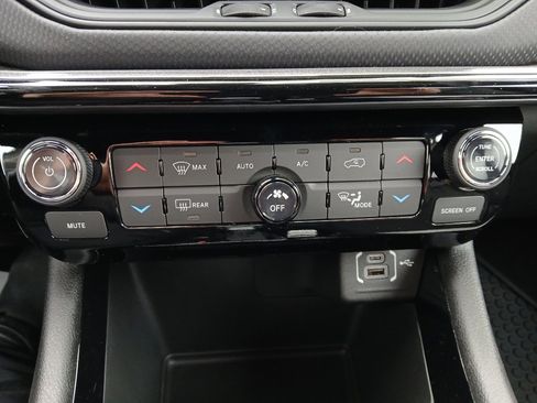 New 2026 Jeep Compass Latitude image 41