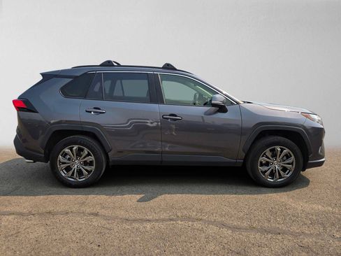 Used 2022 Toyota RAV4 XLE Premium AWD/4WD image 3