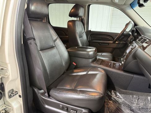 Used 2012 GMC Yukon XL Denali image 40
