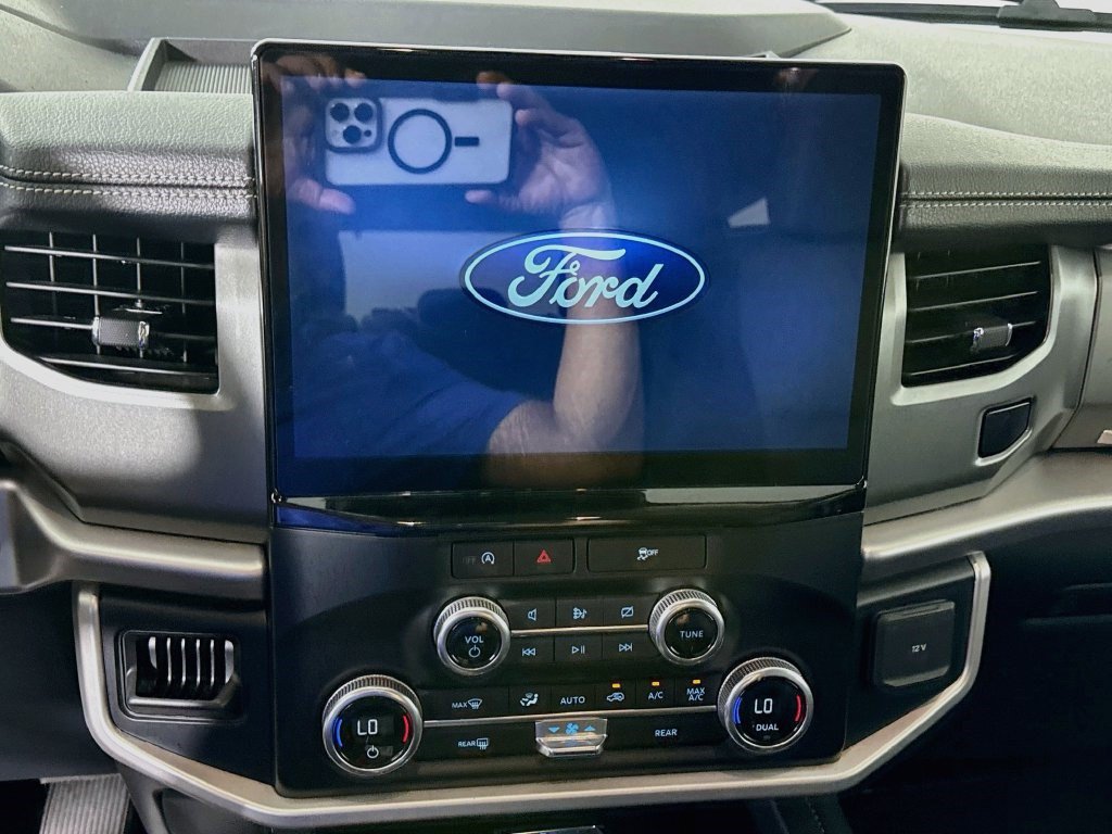 Used 2024 Ford Expedition XLT RWD image 17