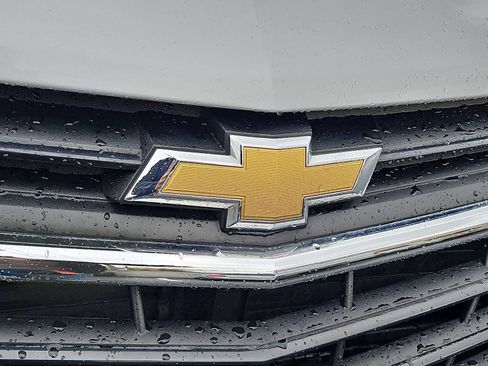 Used 2020 Chevrolet Equinox LT w/ LPO, Floor Liner Package image 11