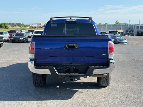 Used 2022 Toyota Tacoma TRD Off-Road image 6