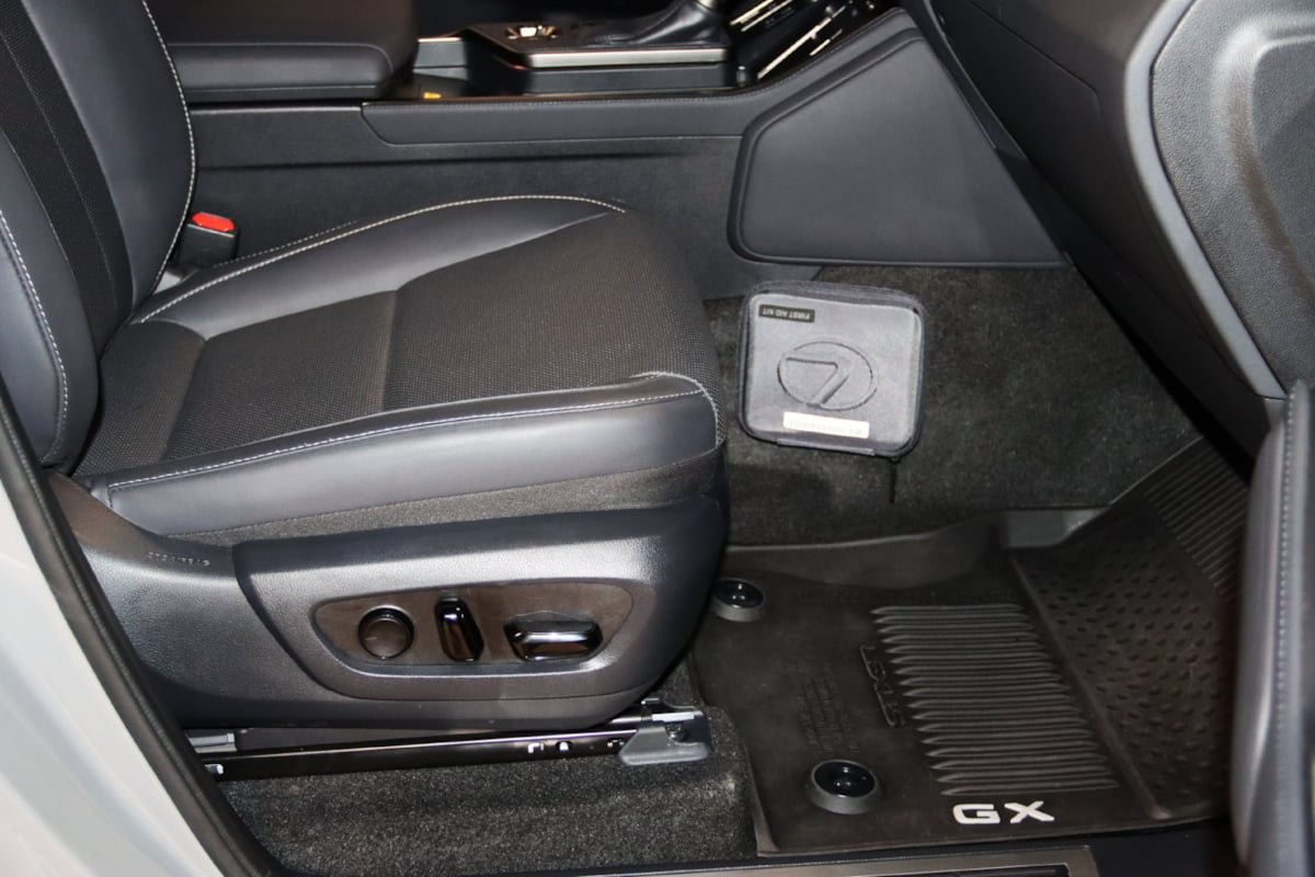 Used 2024 Lexus GX 550 w/ Accessory Package (2T) AWD/4WD image 53