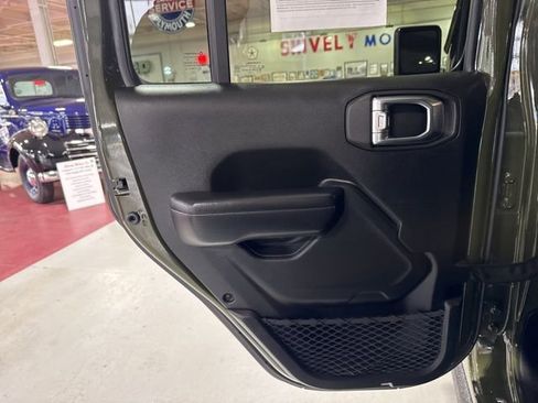 Certified 2021 Jeep Gladiator Sport image 24