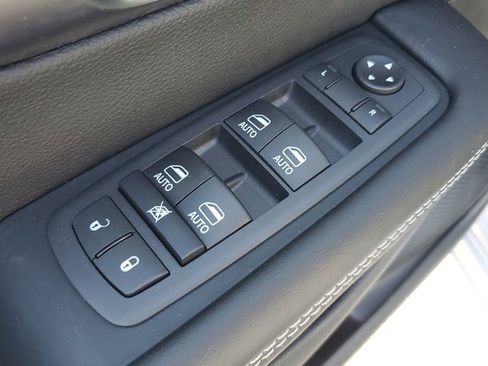 New 2026 Chrysler Pacifica Select image 19