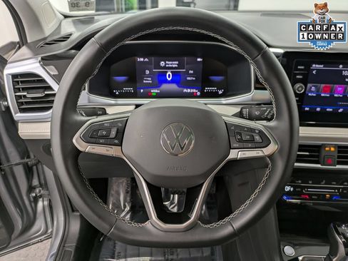 Used 2025 Volkswagen Taos SE w/ Panoramic Sunroof Package AWD/4WD image 23