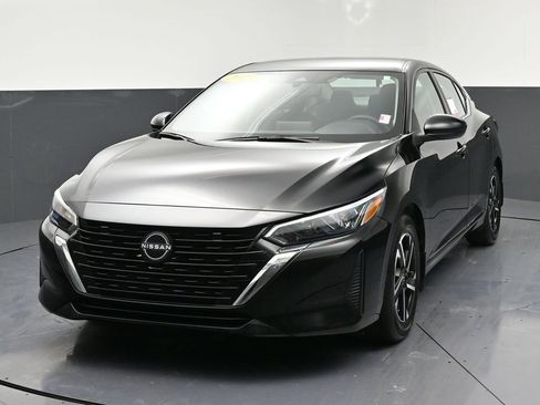 Certified 2025 Nissan Sentra SV image 3