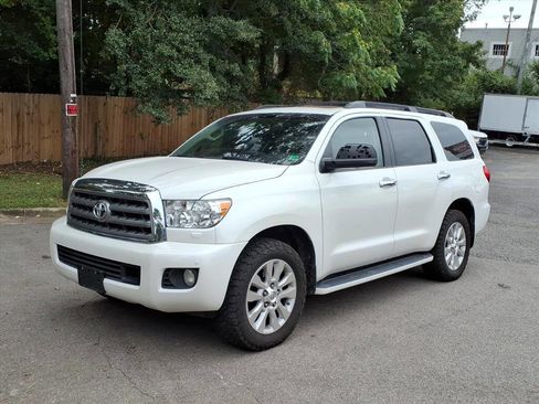 Used 2011 Toyota Sequoia Platinum image 9
