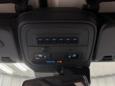 Used 2024 Ford Bronco Wildtrak AWD/4WD image 33