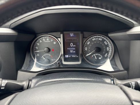Used 2018 Toyota Tacoma TRD Sport AWD/4WD image 20