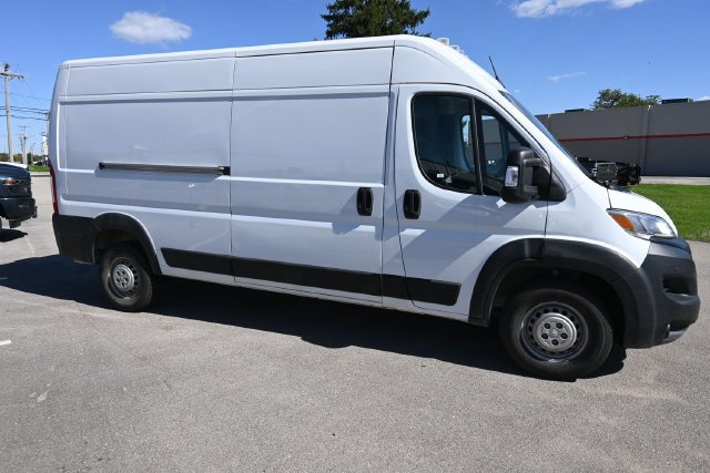 Used 2025 RAM ProMaster 2500 w/ Convenience Group FWD image 11