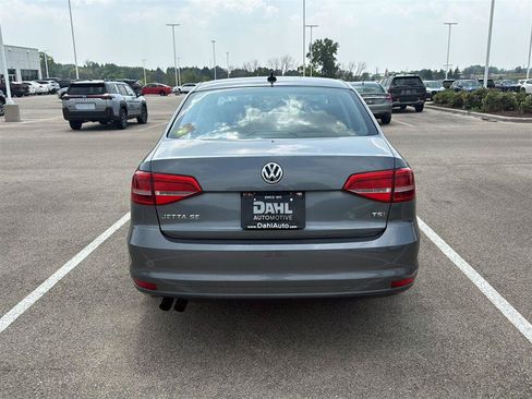 Used 2015 Volkswagen Jetta SE FWD image 6