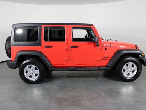 Used 2013 Jeep Wrangler Unlimited Sport image 14