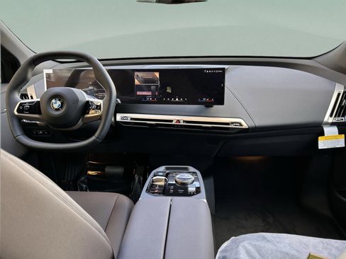 Used 2026 BMW iX xDrive45 image 16