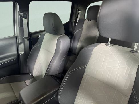 Used 2020 Toyota Tacoma SR5 image 27