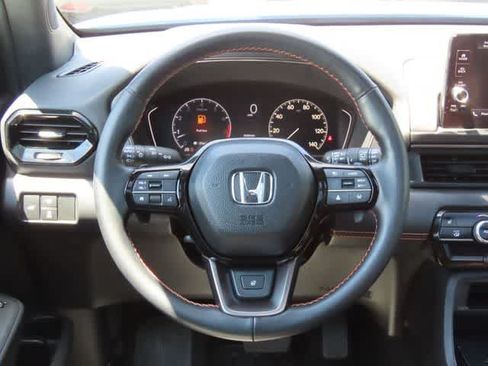 Used 2025 Honda Pilot TrailSport image 21