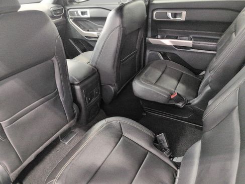 Used 2024 Ford Explorer XLT w/ Equipment Group 202A AWD/4WD image 21