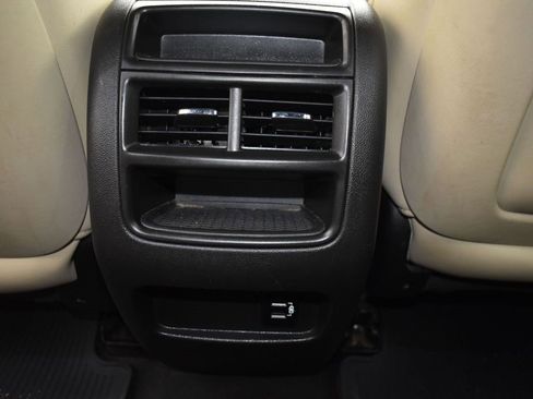 Used 2018 Cadillac XT5 Luxury image 17