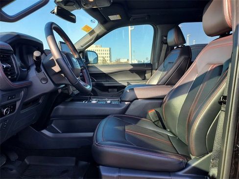Used 2024 Ford Expedition Limited image 4