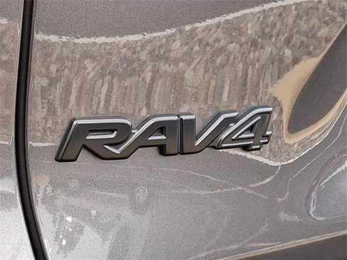 Certified 2022 Toyota RAV4 XLE w/ Convenience Package AWD/4WD image 32