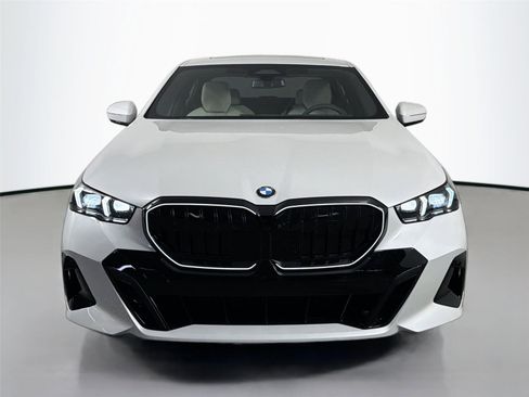 New 2026 BMW 530i w/ M Sport Package RWD image 2