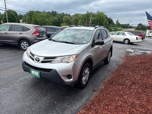 Used 2015 Toyota RAV4 LE AWD/4WD image 4