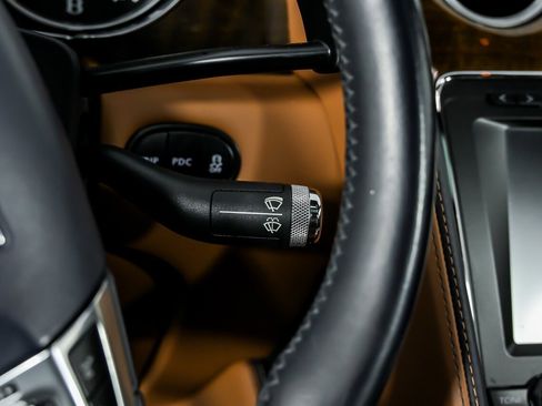 Used 2015 Bentley Flying Spur V8 image 32