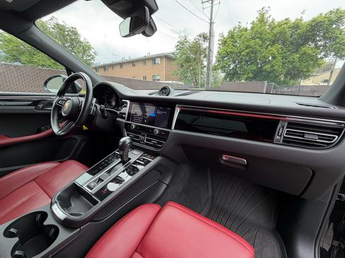 Used 2024 Porsche Macan S AWD/4WD image 15