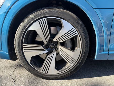 Used 2021 Audi e-tron Prestige w/ Prestige Package image 5