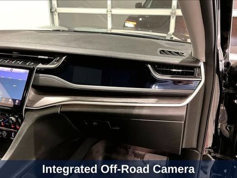 Used 2023 Jeep Grand Cherokee Limited w/ Luxury Tech Group II AWD/4WD image 36