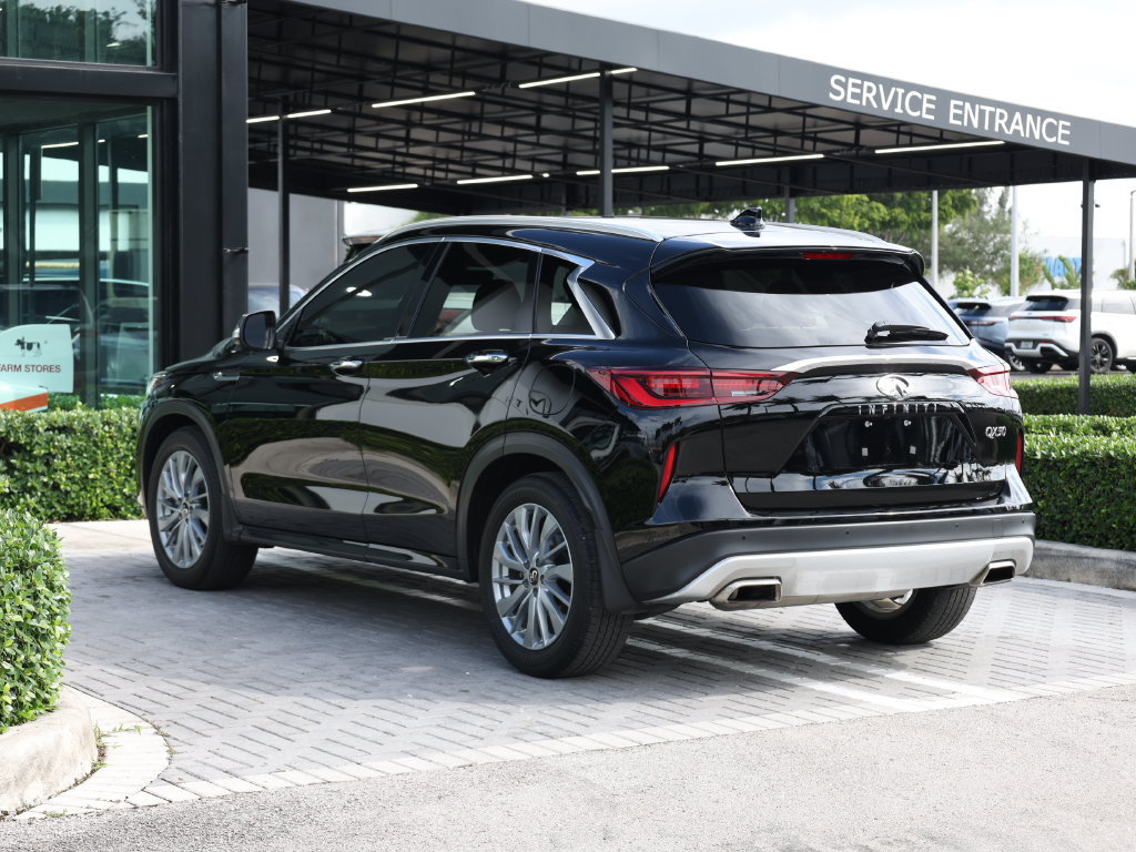 Certified 2024 INFINITI QX50 Luxe FWD image 5